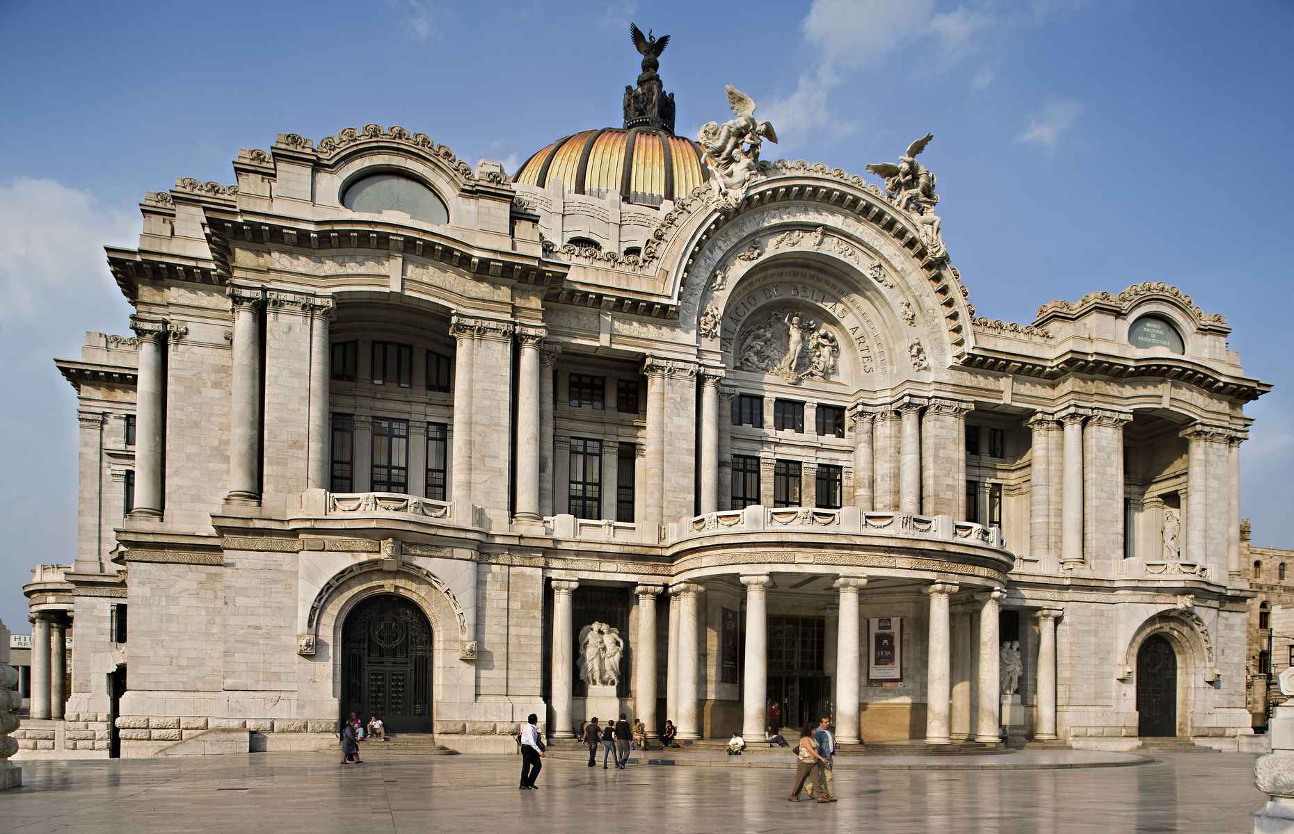 Bellas artes. Дворец изящных искусств Мексика. Музей изящных искусств Мехико. Мехико достопримечательности дворец изящных искусств. Дворец изящных искусств Мехико внутри.