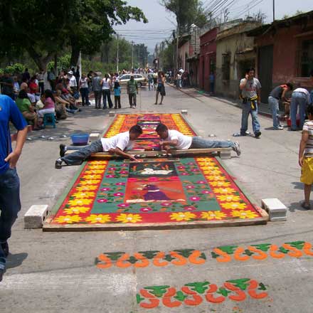 semaine sainte au Guatemala